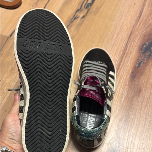 ❄️P448 Black and Pink Sneakers - Picture 6 of 6